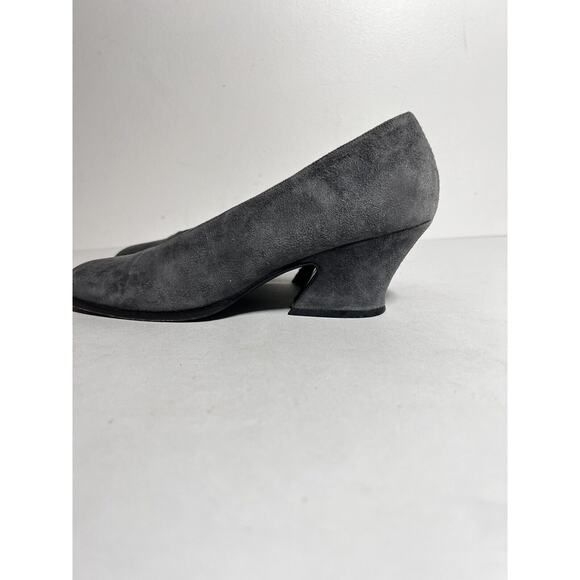 Yves Saint Laurent EUC Gray Suede 2.25" Heel Pump Dress Shoe Size 7.5 - Picture 3 of 6